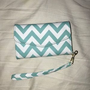 iPhone 5 Mint Blue Wristlet